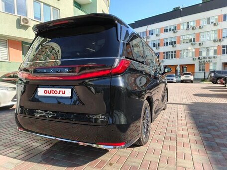 2025 Lexus LM 500h II, чёрный, 19900000 рублей, вид 4