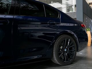 2020 BMW 5 серии 540i xDrive VII (G30/G31/G38) Рестайлинг, синий, 6650000 рублей, вид 5