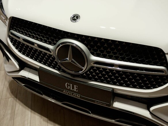 2025 Mercedes-Benz GLE 450 d II (V167) Рестайлинг, белый, 13200000 рублей - вид 17