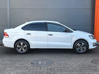 2015 Volkswagen Polo V Рестайлинг, белый, 939000 рублей, вид 3