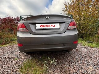 2013 Hyundai Solaris I, серый, 780000 рублей, вид 3
