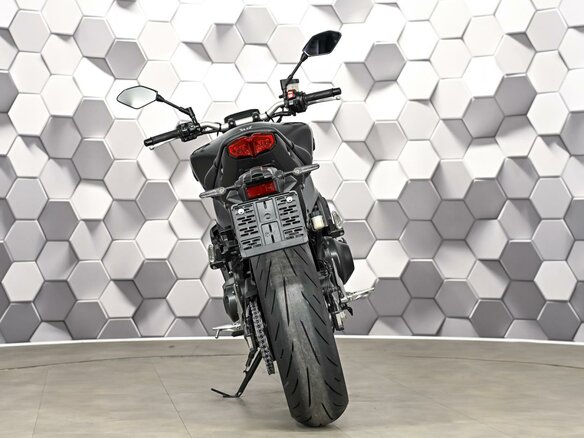 2021 Yamaha MT-09 (FZ-09), чёрный - вид 5
