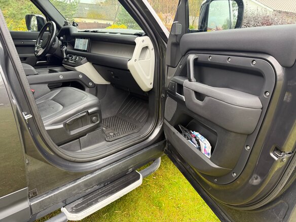 2021 Land Rover Defender 110 II, серый, 4490000 рублей - вид 13