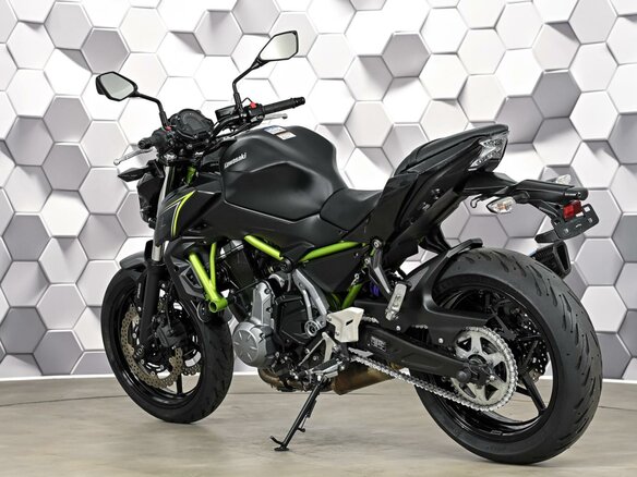 2019 Kawasaki Z 650, чёрный, 695000 рублей - вид 7