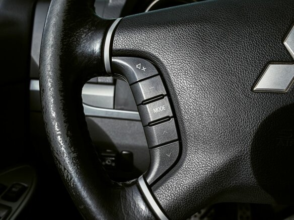 2014 Mitsubishi Pajero IV Рестайлинг 1, белый, 2075000 рублей - вид 12