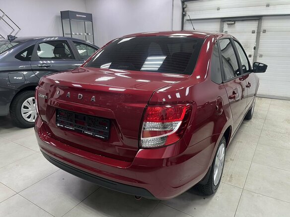 2026 Lada (ВАЗ) Granta I Рестайлинг, красный, 1150900 рублей - вид 4