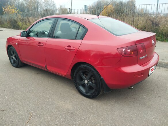 2004 Mazda 3 I (BK), красный, 515000 рублей - вид 3