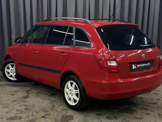2011 Skoda Fabia II Рестайлинг, красный, 649999 рублей, вид 4