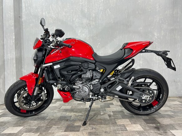 2023 Ducati Monster 937, красный, 989000 рублей - вид 1