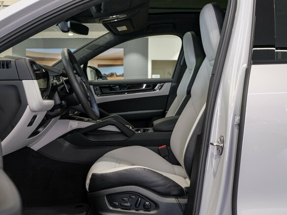 2026 Porsche Cayenne Coupé III Рестайлинг, серый - вид 13