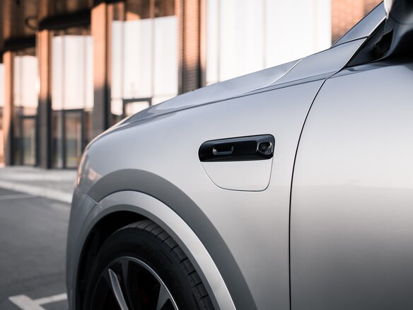 2025 Aito M8 53.4 kWh I, серебристый, 8000000 рублей - вид 16
