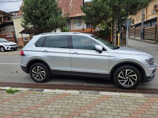 2018 Volkswagen Tiguan II, серебристый, 2400000 рублей, вид 4