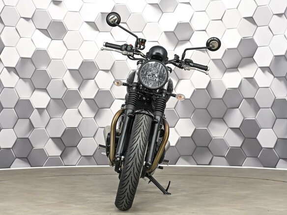 2024 Triumph Speed Twin, чёрный, 927000 рублей - вид 4