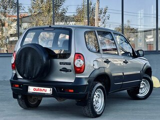 2013 Chevrolet Niva I Рестайлинг, серебристый, 539000 рублей, вид 5