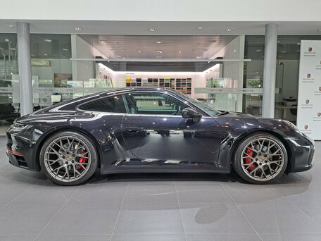 2019 Porsche 911 Carrera 4S VIII (992), чёрный, 14650000 рублей, вид 4