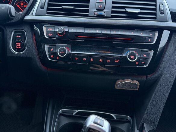 2016 BMW 3 серии 320i xDrive VI (F3x) Рестайлинг, серебристый, 1800000 рублей - вид 6