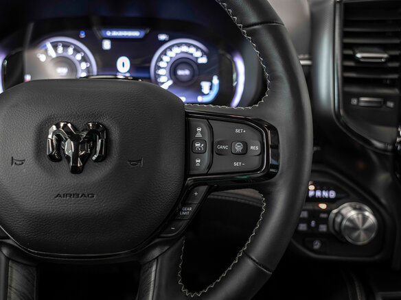 2026 Ram 1500 Crew Cab eTorque V Рестайлинг, чёрный, 11227793 рублей - вид 28