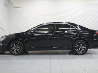 2018 Toyota Camry VII (XV50) Рестайлинг 2, чёрный, 2100000 рублей, вид 2
