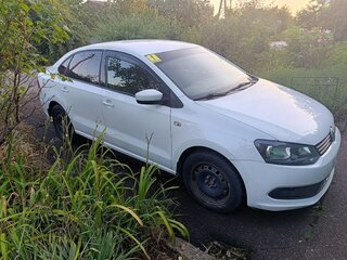 2015 Volkswagen Polo V Рестайлинг, белый, 830000 рублей, вид 2