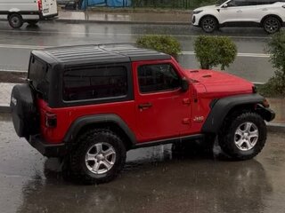 2018 Jeep Wrangler IV (JL), красный, 2950000 рублей, вид 5