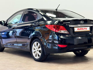2013 Hyundai Solaris I, чёрный, 440000 рублей, вид 3