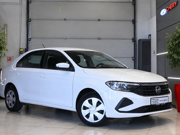 2022 Volkswagen Polo VI, белый, 1680000 рублей