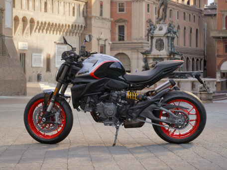 2026 Ducati Monster, серый, 1835000 рублей, вид 2