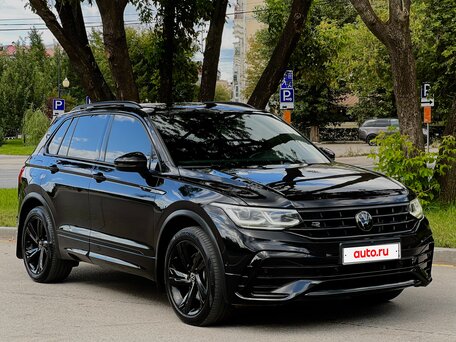 2021 Volkswagen Tiguan II Рестайлинг, чёрный, 3650000 рублей, вид 4