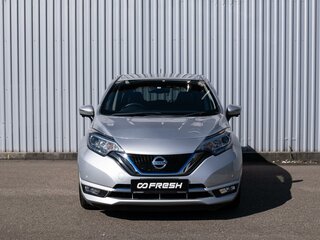 2017 Nissan Note e-Power II Рестайлинг, серебристый, 1499000 рублей, вид 3