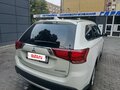 2018 Mitsubishi Outlander III Рестайлинг 2, белый, 2500000 рублей - вид 2