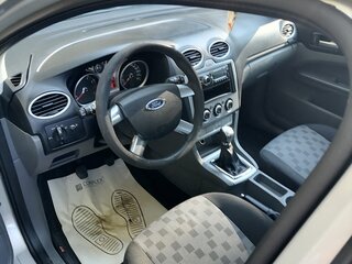 2009 Ford Focus II Рестайлинг, серебристый, 535000 рублей, вид 5