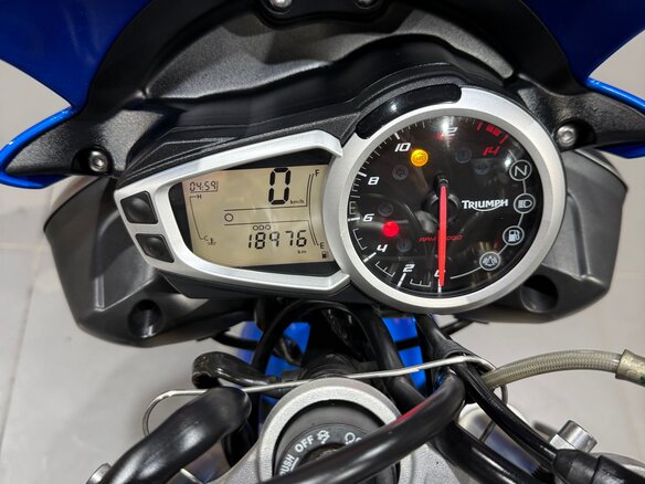2015 Triumph Street Triple, синий, 545000 рублей - вид 13