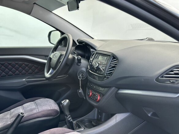 2015 Lada (ВАЗ) Vesta I, чёрный, 720000 рублей - вид 10