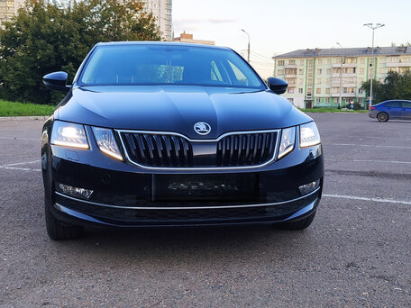 2018 Skoda Octavia III (A7) Рестайлинг, чёрный, 1590000 рублей, вид 3