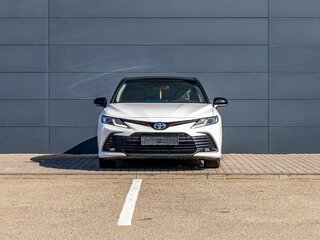 2021 Toyota Camry VIII (XV70) Рестайлинг, белый, 2495000 рублей, вид 2