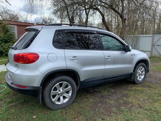 2012 Volkswagen Tiguan I Рестайлинг, серебристый, 850000 рублей, вид 2