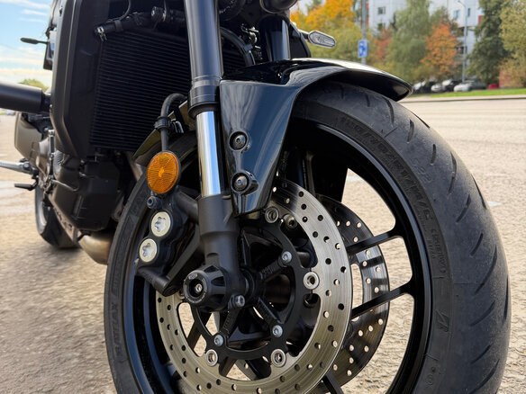 2022 Yamaha XSR900, чёрный, 1000000 рублей - вид 11