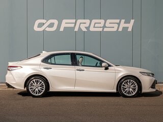 2019 Toyota Camry VIII (XV70), белый, 2880000 рублей, вид 5