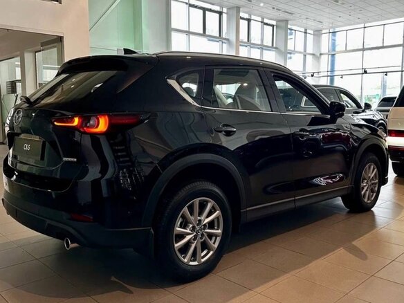 2025 Mazda CX-5 II Рестайлинг, чёрный, 3910000 рублей - вид 9