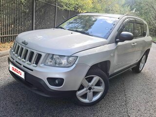 2011 Jeep Compass I Рестайлинг, серебристый, 990000 рублей, вид 5