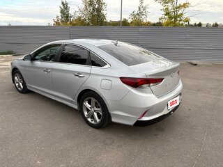 2018 Hyundai Sonata VII (LF) Рестайлинг, серебристый, 1900000 рублей, вид 4