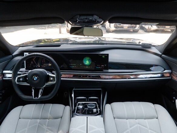 2025 BMW 7 серии 740d xDrive VII (G70), серый - вид 14
