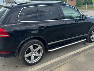 2011 Volkswagen Touareg II, чёрный, 2327000 рублей, вид 4