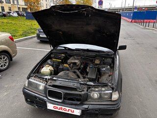 1993 BMW 3 серии 318i III (E36), чёрный, 185000 рублей, вид 3