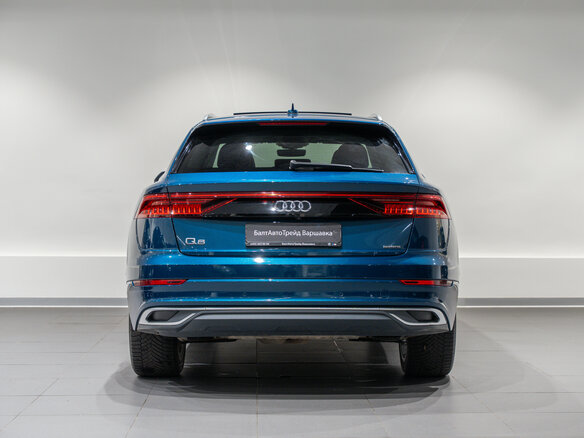 2019 Audi Q8 55 TFSI I (4M), синий, 4975000 рублей - вид 5