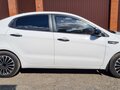 2016 Kia Rio III Рестайлинг, белый, 790000 рублей - вид 4
