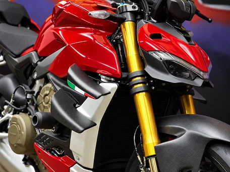 2022 Ducati Streetfighter V4, красный, 1900000 рублей, вид 3