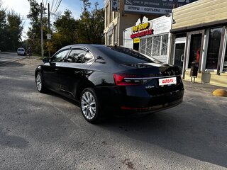 2022 Skoda Superb III Рестайлинг, чёрный, 2350000 рублей, вид 5