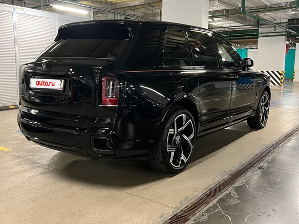 2024 Rolls-Royce Cullinan Black Badge I Рестайлинг (Series II), чёрный, 52700000 рублей - вид 5
