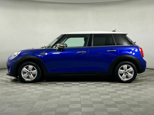 2020 Mini Hatch Cooper III (F55/F56) Рестайлинг, синий, 1899000 рублей - вид 2